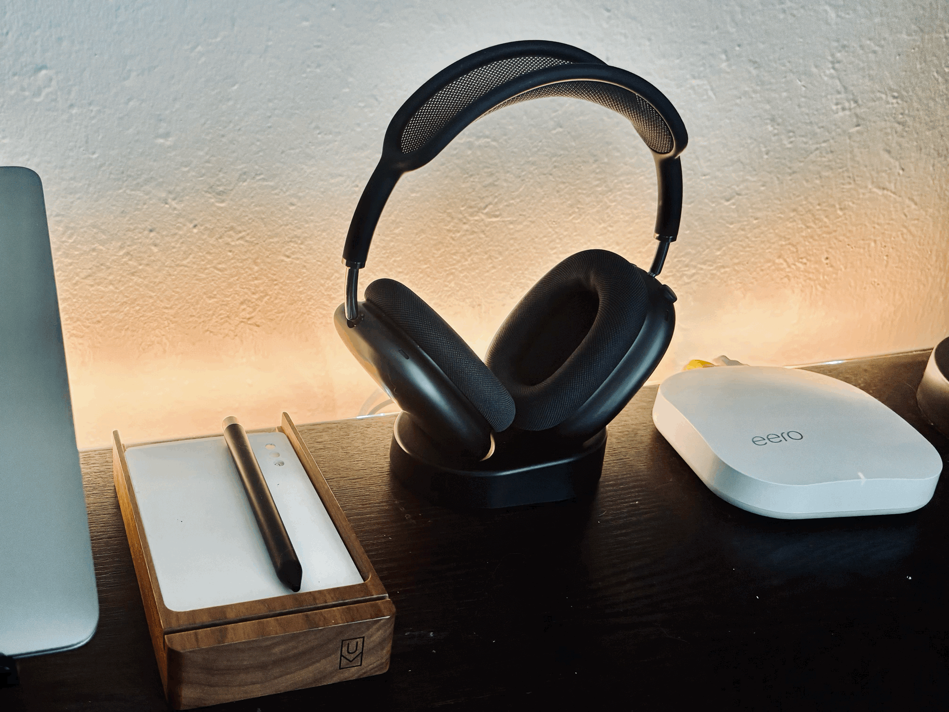 A Wireless Charging Dock for AirPods Max